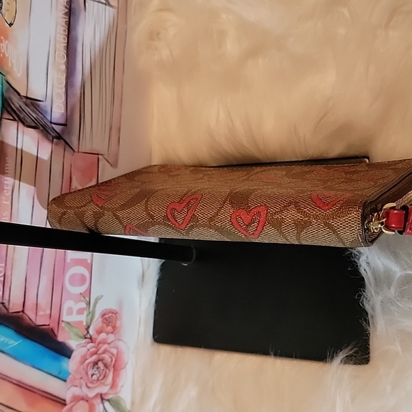 Coach Large Phone Wallet Wristlet Signature Canvas Monogram Crayon Hearts - Picture 7 of 16